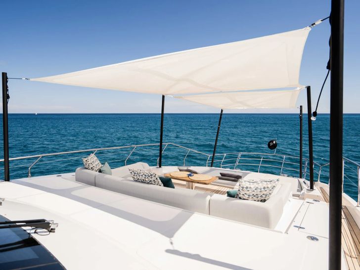 VESTA Azimut Grande 27M - foredeck VESTA Azimut Grande 27M - foredeck