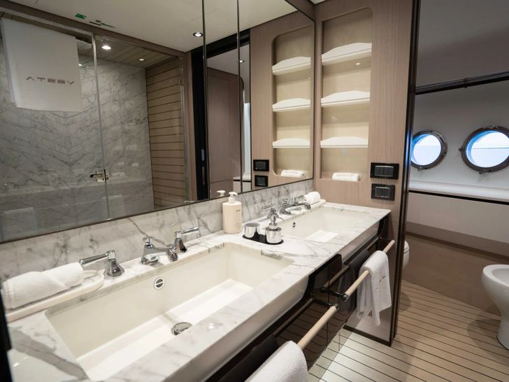 VESTA Azimut Grande 27M - master cabin bathroom VESTA Azimut Grande 27M - master cabin bathroom