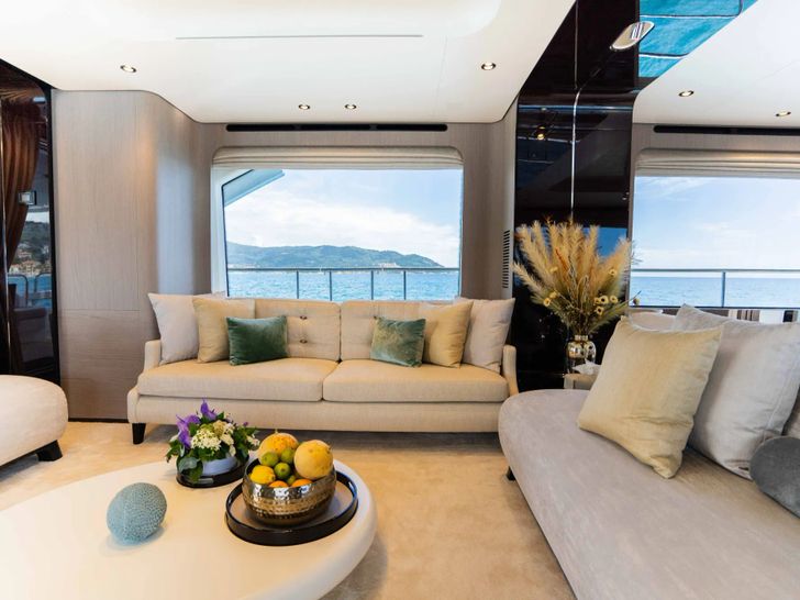 VESTA Azimut Grande 27M - saloon seating VESTA Azimut Grande 27M - saloon seating