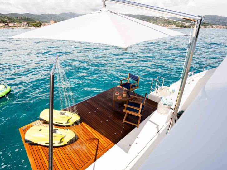 VESTA Azimut Grande 27M - swim platform with shower VESTA Azimut Grande 27M - swim platform with shower