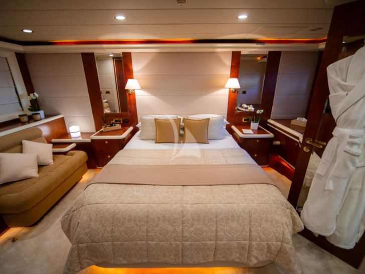 VIKING III Dixon 35m - VIP cabin 1 VIKING III Dixon 35m - VIP cabin 1