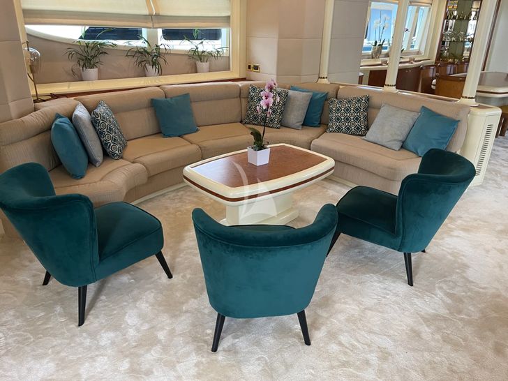 VIKING III Dixon 35m - saloon seating area VIKING III Dixon 35m - saloon seating area