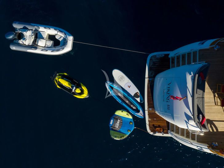 VIKING III Dixon 35m - swimming platform with water toys VIKING III Dixon 35m - swimming platform with water toys