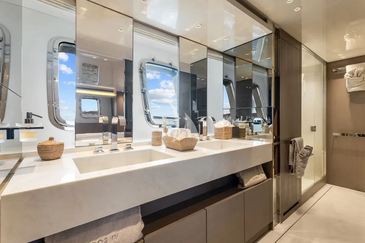 Charter Yacht VINCI II - Sanlorenzo SX88 - 4 Cabins - Cannes - Monaco - St. Tropez - French Riviera
