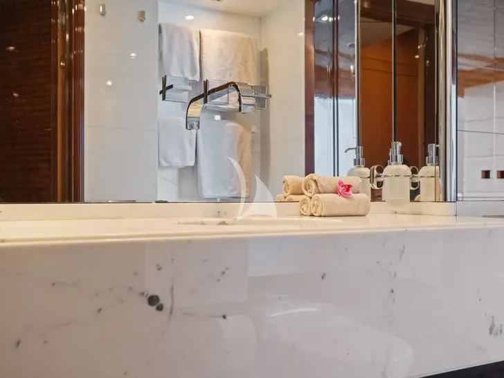 VISION Benetti 60m - VIP cabin 1 bathroom VISION Benetti 60m - VIP cabin 1 bathroom