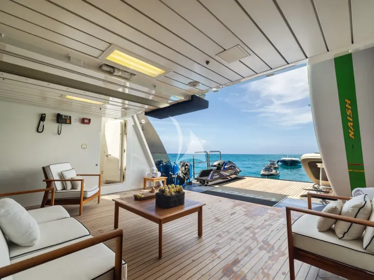 VISION Benetti 60m - beach club VISION Benetti 60m - beach club