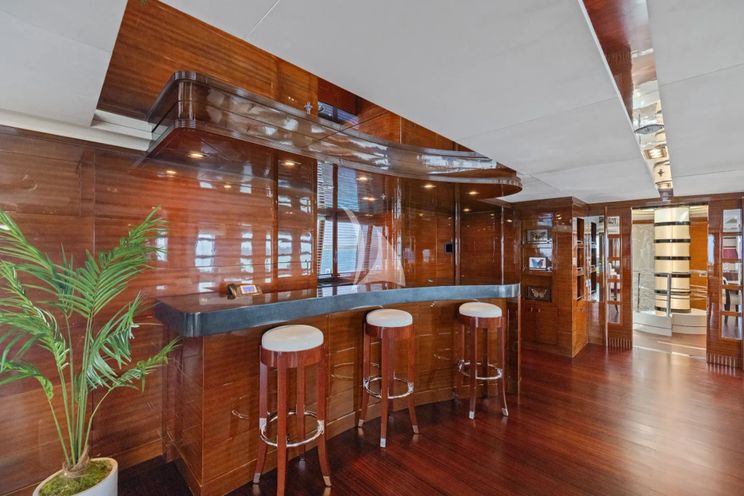 Charter Yacht VISION - Benetti 60m - 6 Cabins - Cannes - Nice - Antibes - St Tropez - French Riviera