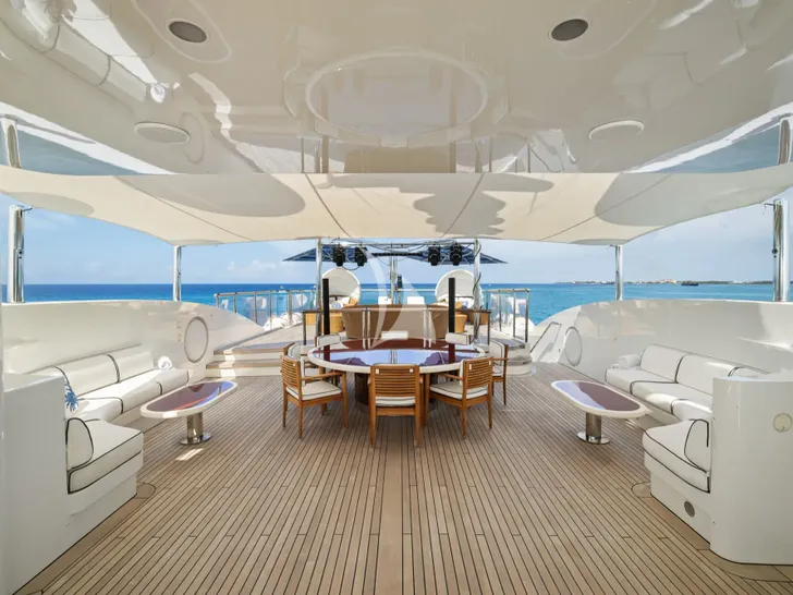 VISION Benetti 60m - sun deck dining area VISION Benetti 60m - sun deck dining area