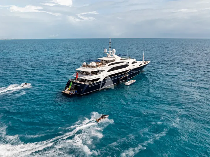 VISION Benetti 60m - with the water toys VISION Benetti 60m - with the water toys