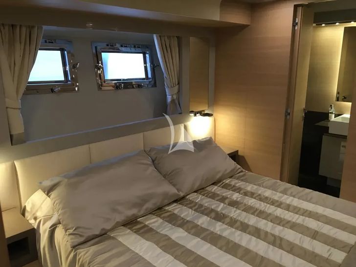 VISIONARIA Amer 94 - VIP cabin 1 VISIONARIA Amer 94 - VIP cabin 1