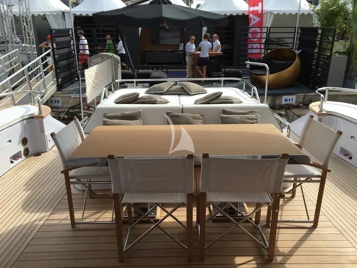 VISIONARIA Amer 94 - aft deck VISIONARIA Amer 94 - aft deck