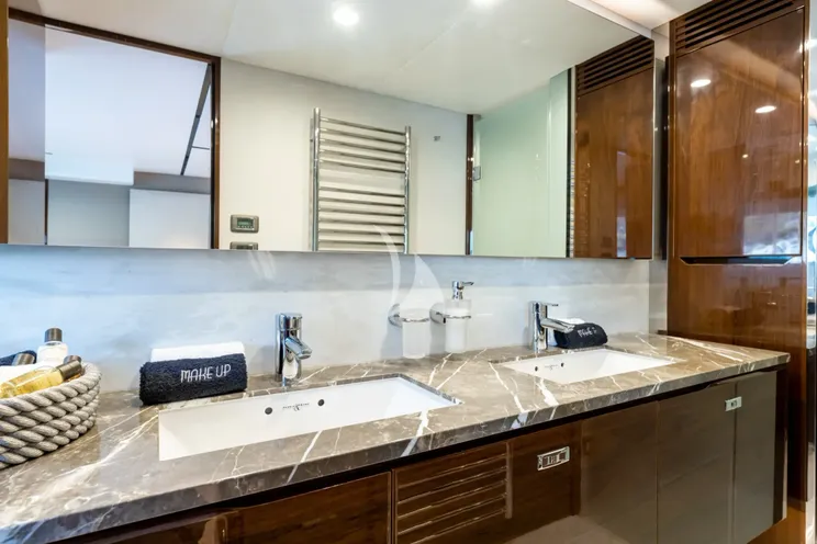 Charter Yacht VISTA - Princess Y85 - 4 Cabins - Athens - Mykonos - Paros - Cyclades - Greece