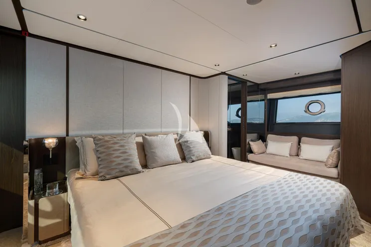 Charter Yacht VITTORIA - Ferretti 860 - 4 Cabins - Amalfi Coast - Naples - Capri