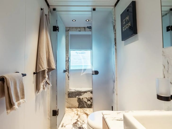 VIVACE Alpha Spritz 102 - VIP cabin 1 bathroom VIVACE Alpha Spritz 102 - VIP cabin 1 bathroom