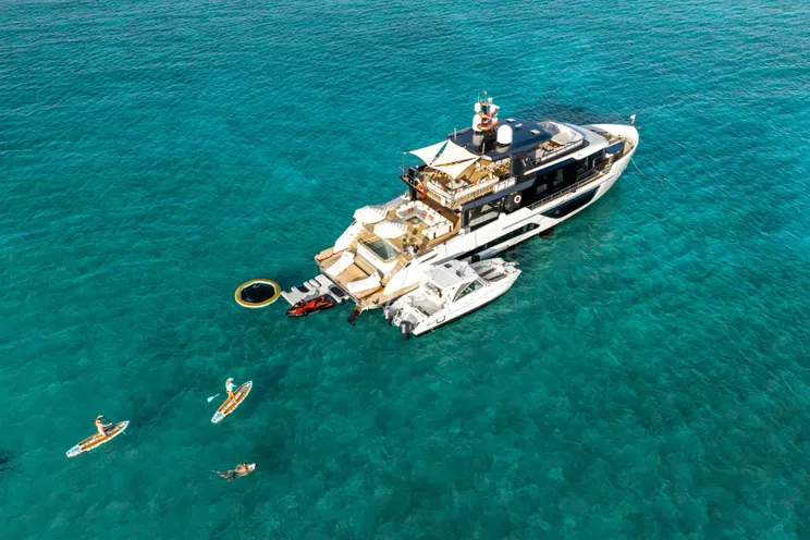 Charter Yacht VIVACE - Alpha Spritz 102 - 5 Cabins - Nassau - Staniel Cay - Exumas