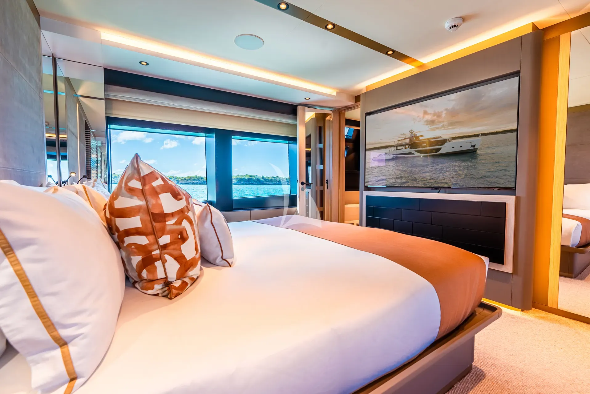 Charter Yacht VIVACE - Alpha Spritz 102 - 5 Cabins - Nassau - Exumas - Staniel Cay - Bahamas