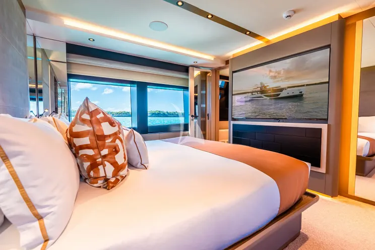 Charter Yacht VIVACE - Alpha Spritz 102 - 5 Cabins - Nassau - Exumas - Staniel Cay - Bahamas