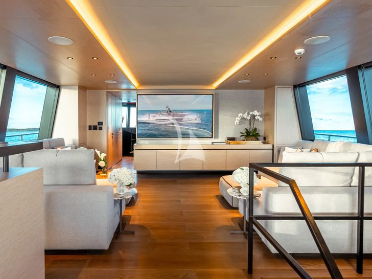 VIVACE Alpha Spritz 102 - saloon TV VIVACE Alpha Spritz 102 - saloon TV