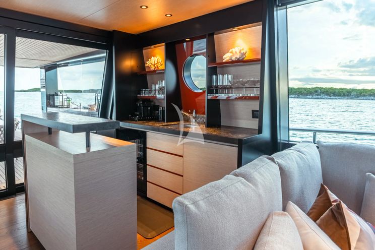 Charter Yacht VIVACE - Alpha Spritz 102 - 5 Cabins - Nassau - Staniel Cay - Exumas