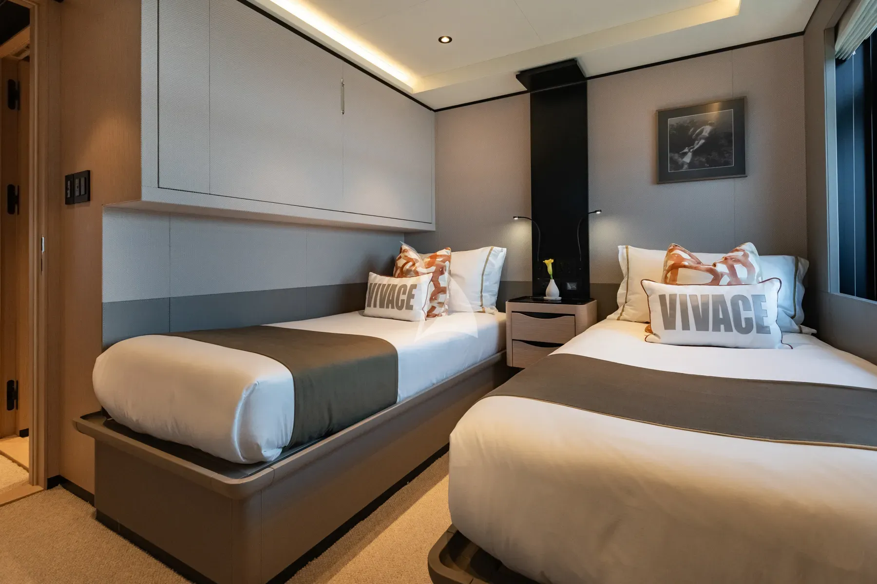 Charter Yacht VIVACE - Alpha Spritz 102 - 5 Cabins - Nassau - Exumas - Staniel Cay - Bahamas