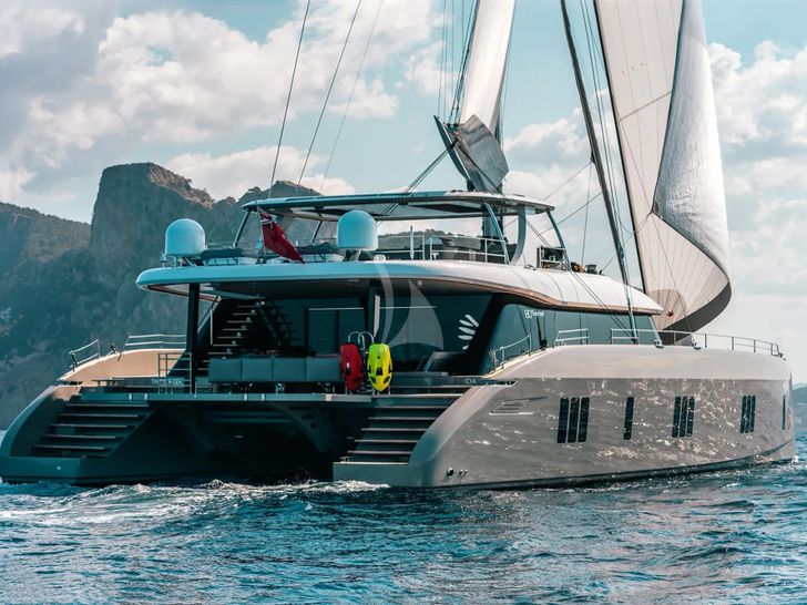 VIVA LA VIDA Sunreef 80 - aft view VIVA LA VIDA Sunreef 80 - aft view