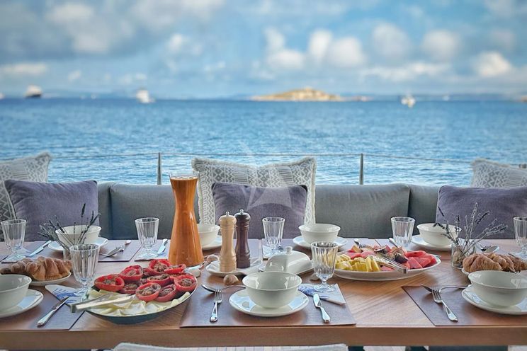 Charter Yacht VIVA LA VIDA - Sunreef 80 - 4 Cabins - Mallorca - Palma - Ibiza - Formentera - Balearics - Spain