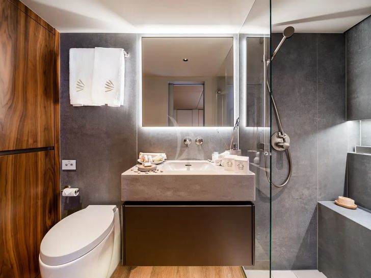 VIVA LA VIDA Sunreef 80 - master cabin bathroom VIVA LA VIDA Sunreef 80 - master cabin bathroom