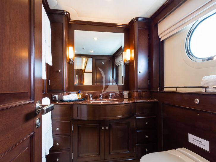 MAXIMILIAN MMIV Sunrise 45 VIP cabin 2 bathroom MAXIMILIAN MMIV Sunrise 45 VIP cabin 2 bathroom