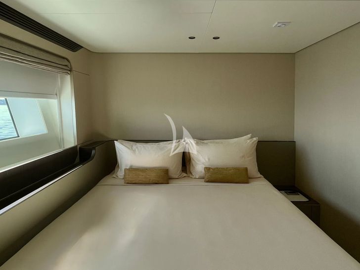 VOLANTE Azimut Grande 32M - convertible cabin VOLANTE Azimut Grande 32M - convertible cabin