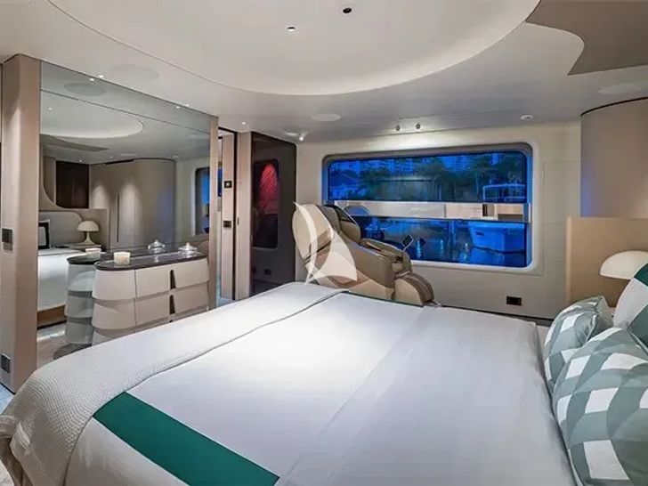 VOLO MARE Azimut Grande Trideck - VIP cabin 1 bed VOLO MARE Azimut Grande Trideck - VIP cabin 1 bed