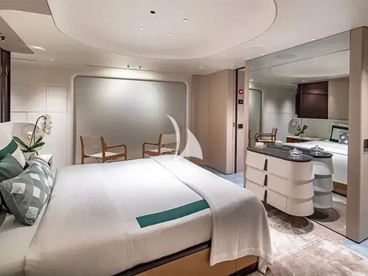 VOLO MARE Azimut Grande Trideck - VIP cabin 1 VOLO MARE Azimut Grande Trideck - VIP cabin 1