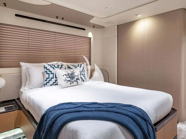 VOLO MARE Azimut Grande Trideck - VIP cabin 2 VOLO MARE Azimut Grande Trideck - VIP cabin 2