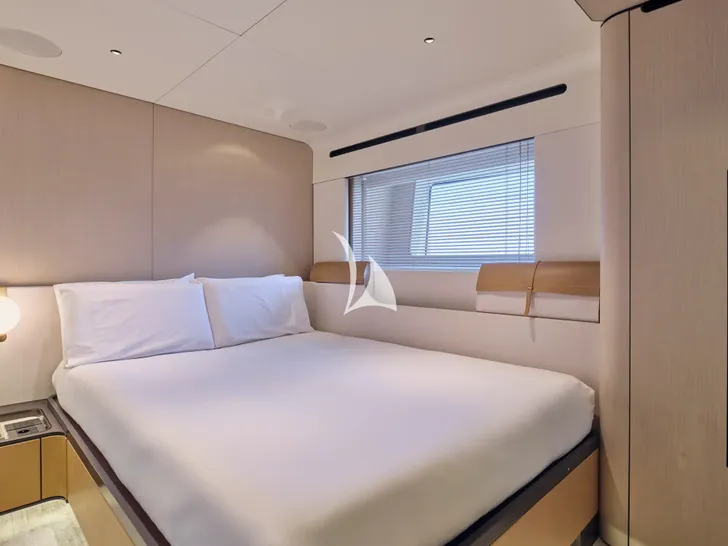 VOLO MARE Azimut Grande Trideck 38m - VIP cabin 2 VOLO MARE Azimut Grande Trideck 38m - VIP cabin 2