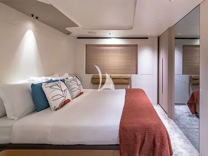 VOLO MARE Azimut Grande Trideck - VIP cabin 3 VOLO MARE Azimut Grande Trideck - VIP cabin 3