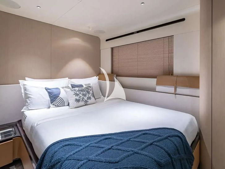VOLO MARE Azimut Grande Trideck - VIP cabin 4 VOLO MARE Azimut Grande Trideck - VIP cabin 4