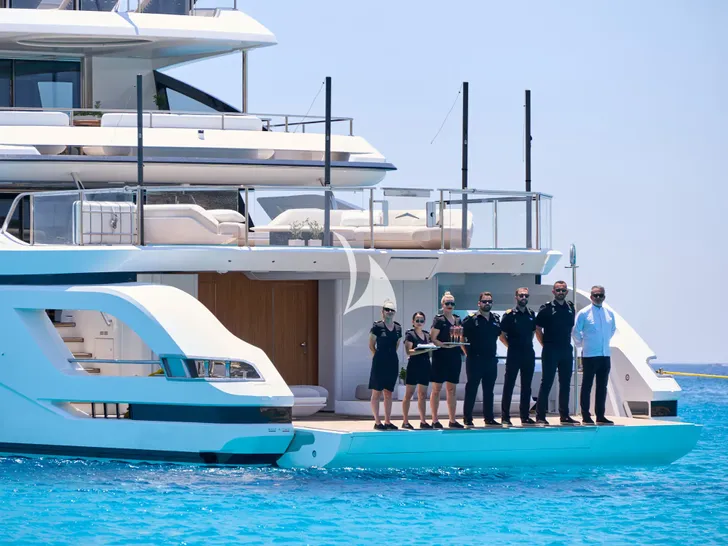 VOLO MARE Azimut Grande Trideck 38m - crew welcoming you in Greece VOLO MARE Azimut Grande Trideck 38m - crew welcoming you in Greece