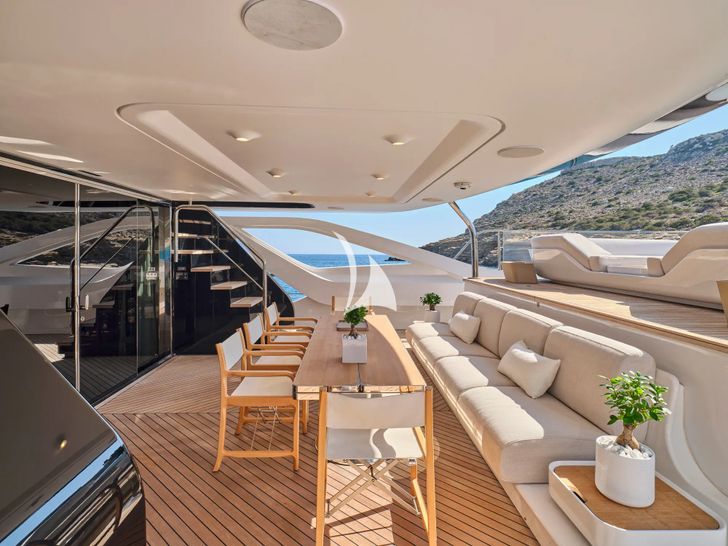 VOLO MARE Azimut Grande Trideck 38m - main aft deck dining area VOLO MARE Azimut Grande Trideck 38m - main aft deck dining area