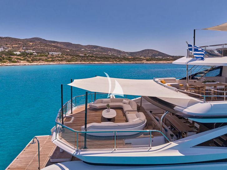 VOLO MARE Azimut Grande Trideck 38m - main aft deck lounge shaded VOLO MARE Azimut Grande Trideck 38m - main aft deck lounge shaded