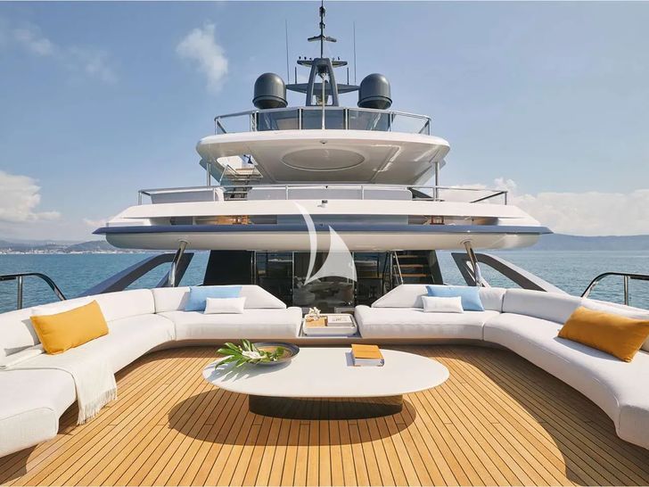 VOLO MARE Azimut Grande Trideck - main aft deck seating VOLO MARE Azimut Grande Trideck - main aft deck seating