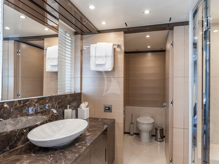 WABASH Benetti 132 His And Hers Bathroom WABASH Benetti 132 His And Hers Bathroom