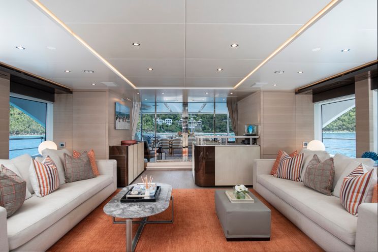 Charter Yacht WABASH - Benetti 132 - 5 Cabins - Nassau