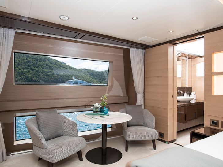 WABASH Benetti 132 Master Cabin Details WABASH Benetti 132 Master Cabin Details