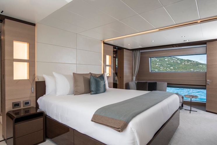 Charter Yacht WABASH - Benetti 132 - 5 Cabins - Nassau