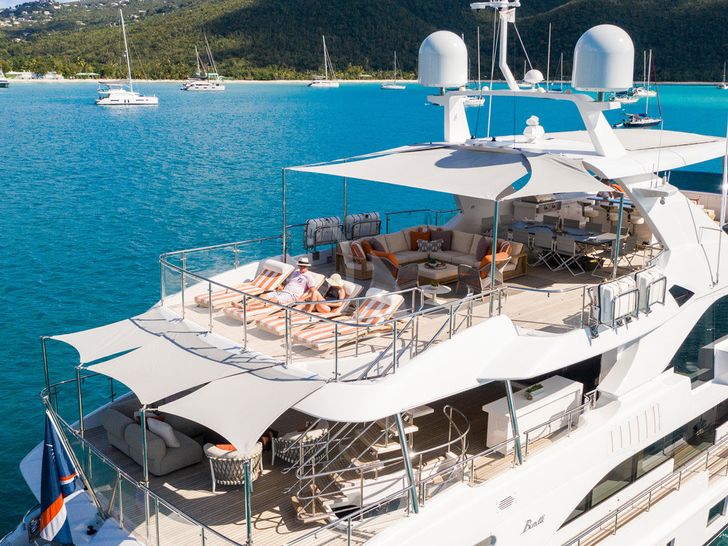 WABASH Benetti 132 Sundeck WABASH Benetti 132 Sundeck
