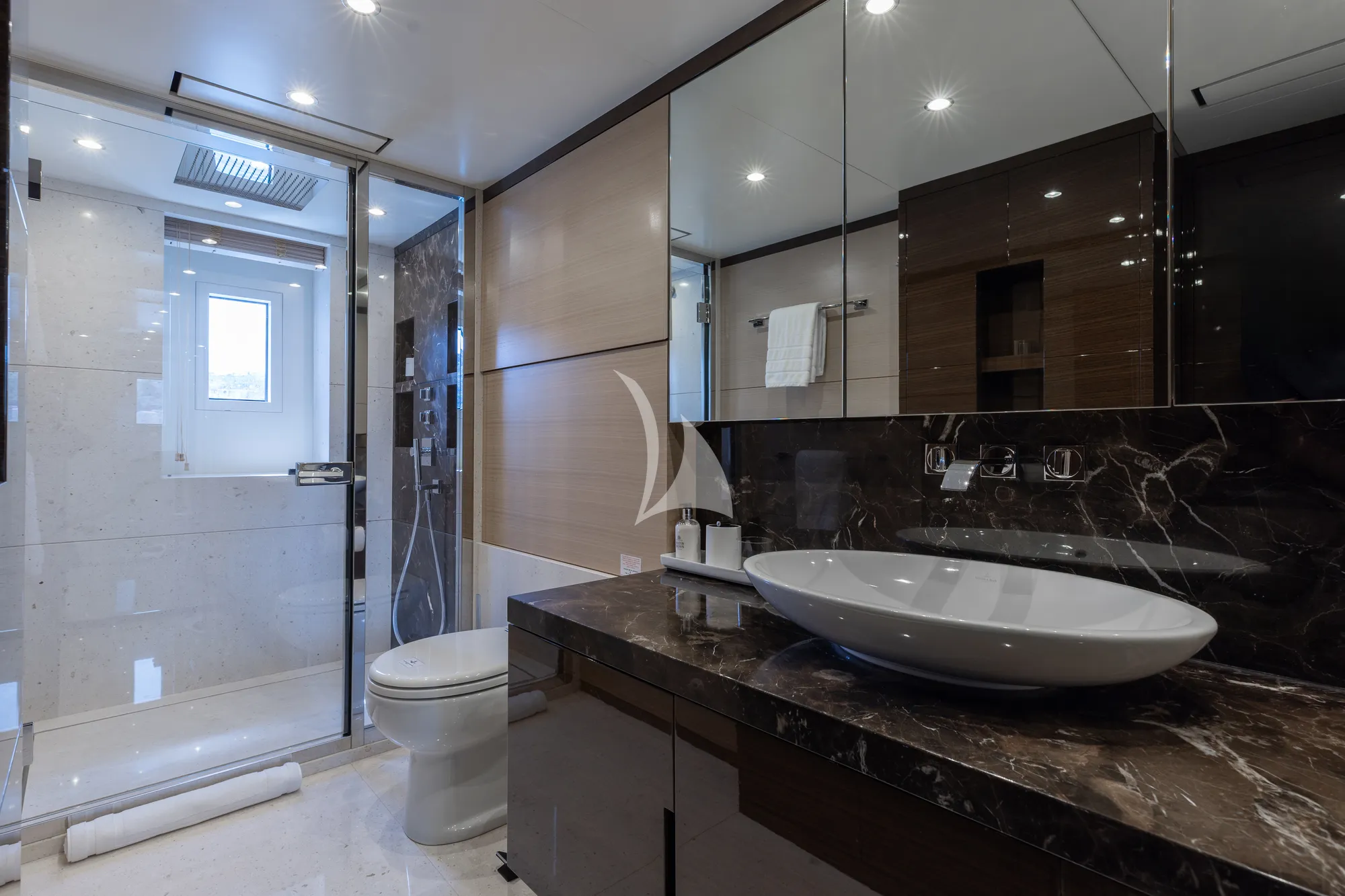 WABASH Benetti Classic Supreme 132 - VIP cabin 1 bathroom