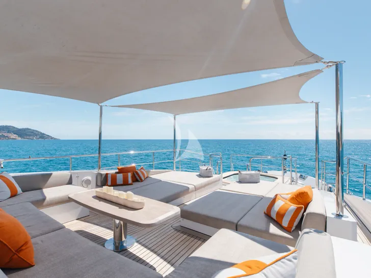 WABASH Benetti Classic Supreme 132 - foredeck lounge WABASH Benetti Classic Supreme 132 - foredeck lounge