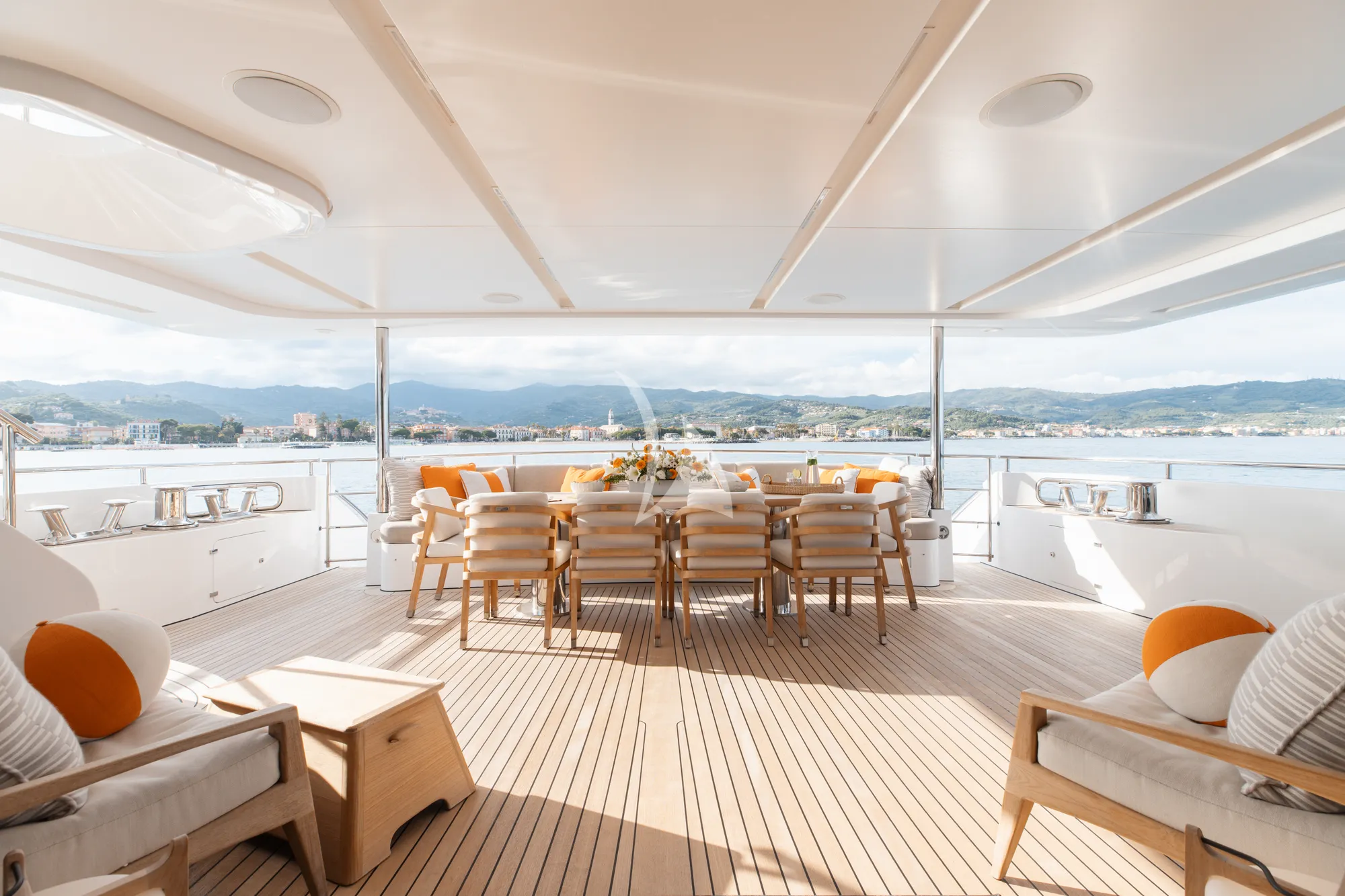 WABASH Benetti Classic Supreme 132 - main aft deck