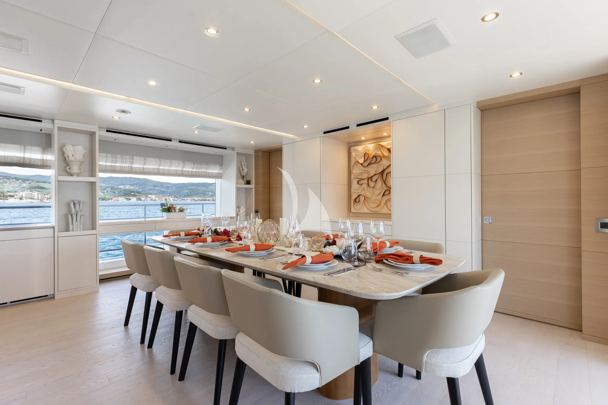 WABASH Benetti Classic Supreme 132 - main dining area