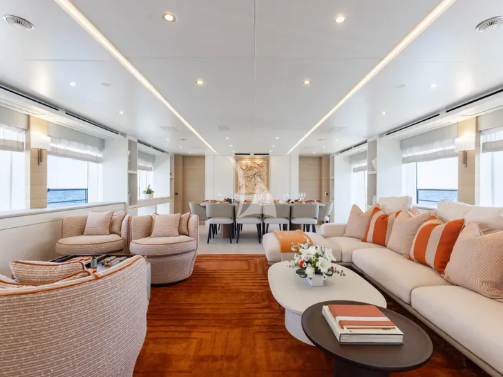 WABASH Benetti Classic Supreme 132 - main saloon WABASH Benetti Classic Supreme 132 - main saloon