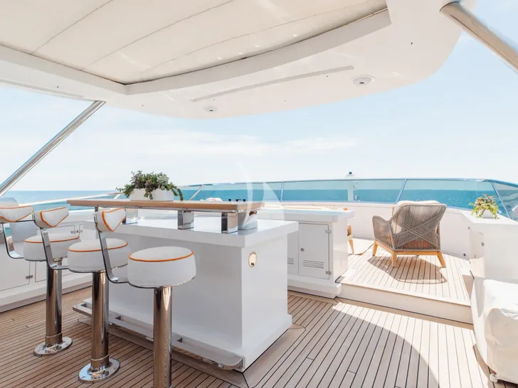 WABASH Benetti Classic Supreme 132 - sundeck bar WABASH Benetti Classic Supreme 132 - sundeck bar